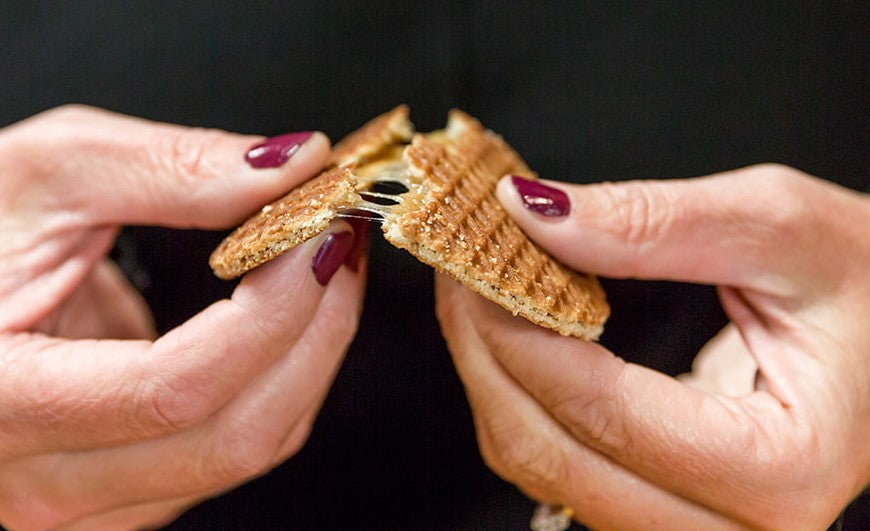 One bag with 8 fresh baked classic caramel stroopwafels to try